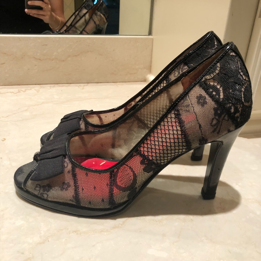 Beverly Johnson Pumps - image 3